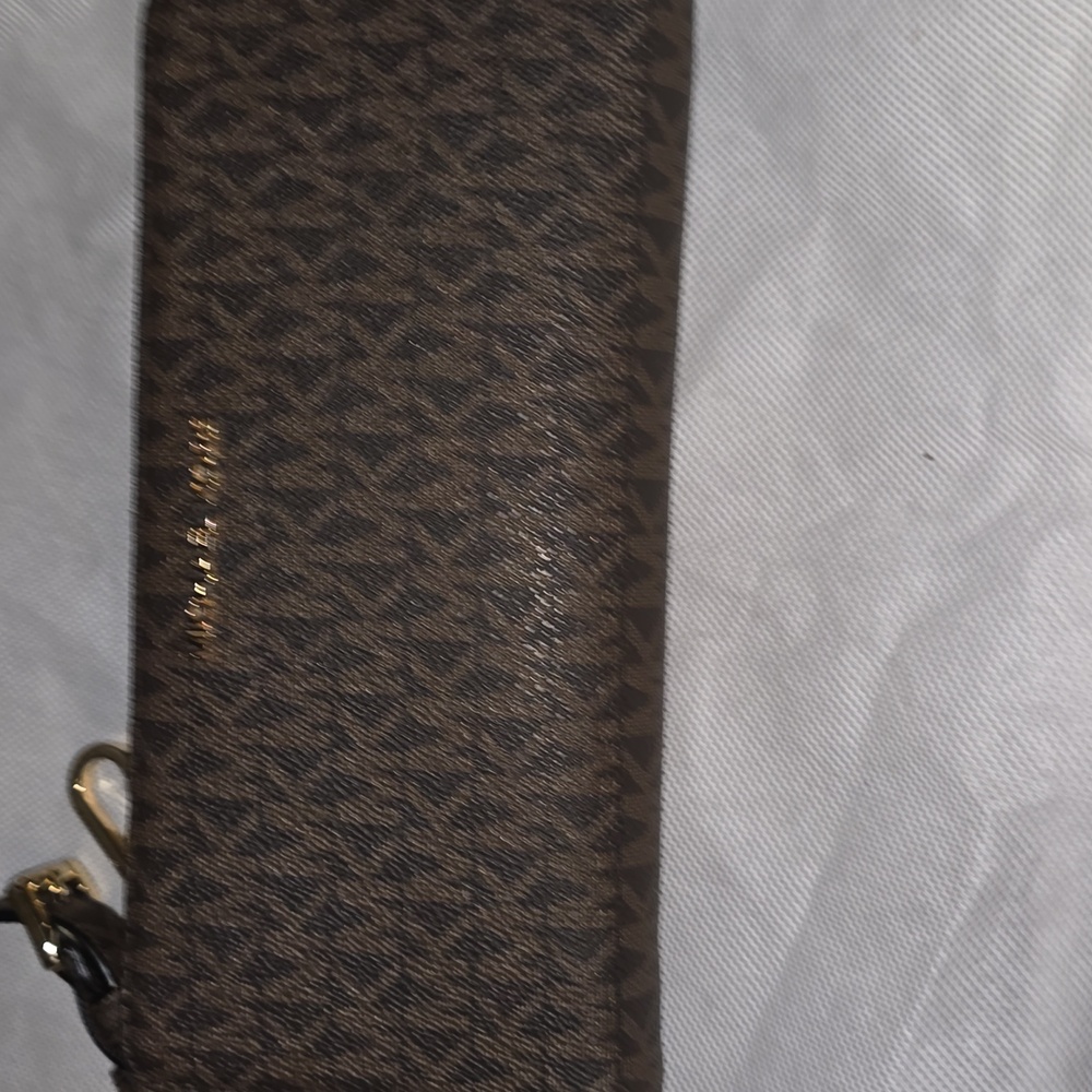 Michael Kors Large Kenly Tote and Wallet - Picture 3 of 6